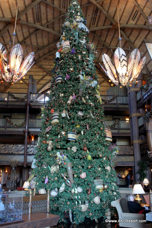 HUGE lobby tree